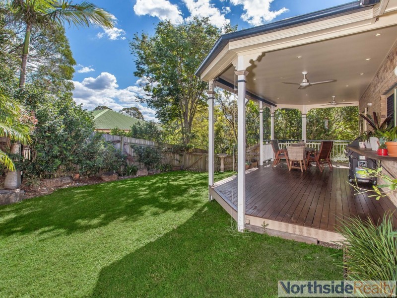 33 Woodburn Place, Ferny Hills QLD 4055