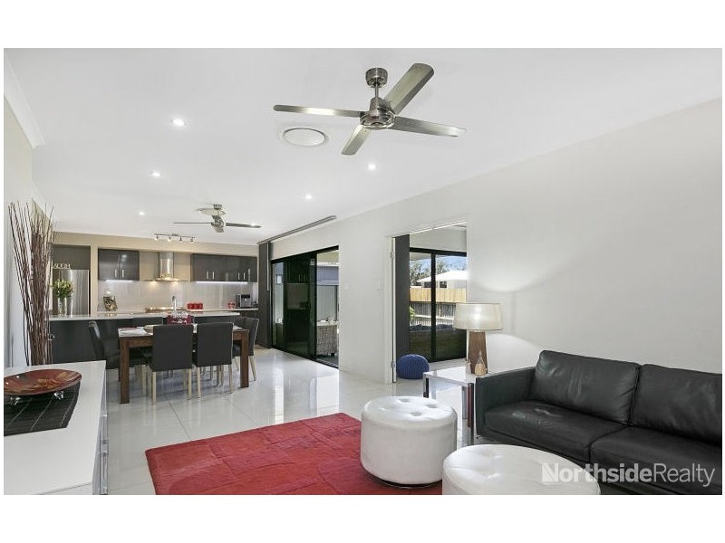 5 Seeana Crescent, Bridgeman Downs QLD 4035