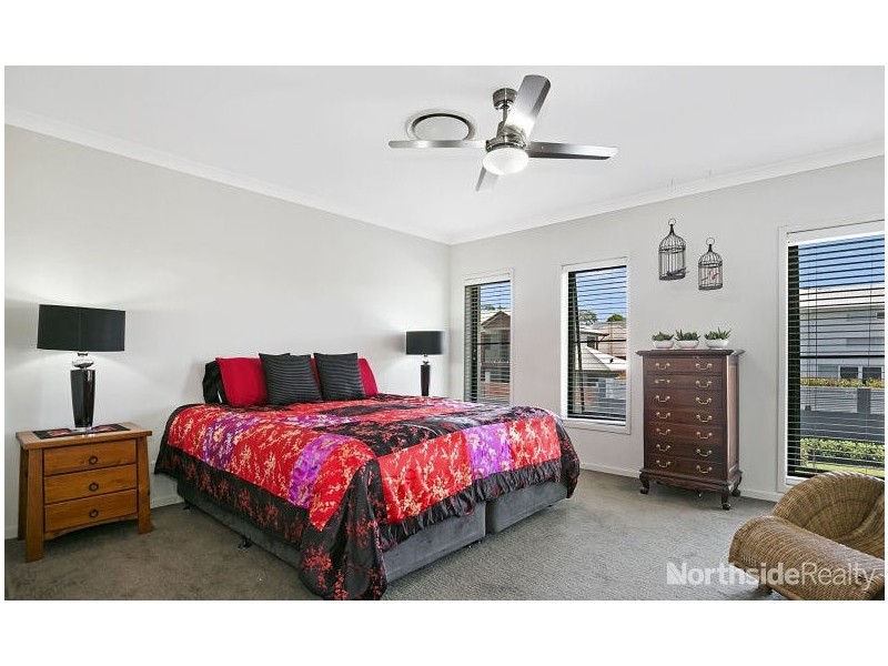 5 Seeana Crescent, Bridgeman Downs QLD 4035