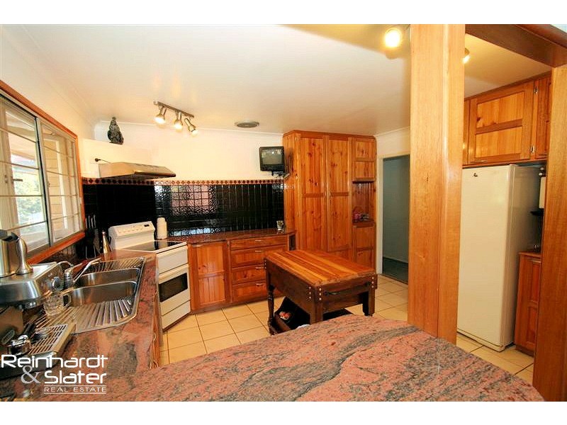 20 Doulton St, Stafford Heights QLD 4053