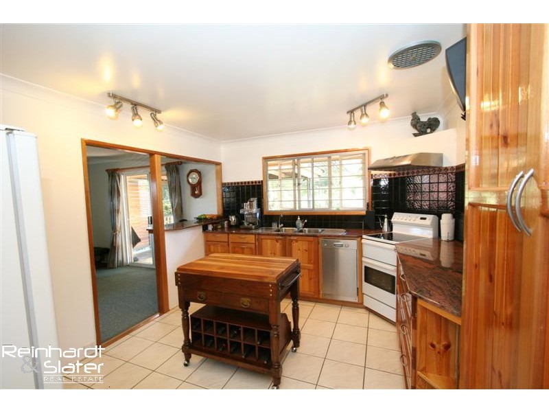 20 Doulton St, Stafford Heights QLD 4053