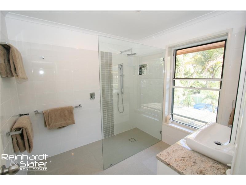 20 Doulton St, Stafford Heights QLD 4053