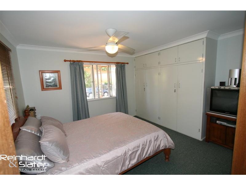20 Doulton St, Stafford Heights QLD 4053