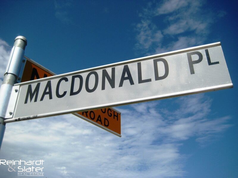 8 MacDonald Pl, Carseldine QLD 4034