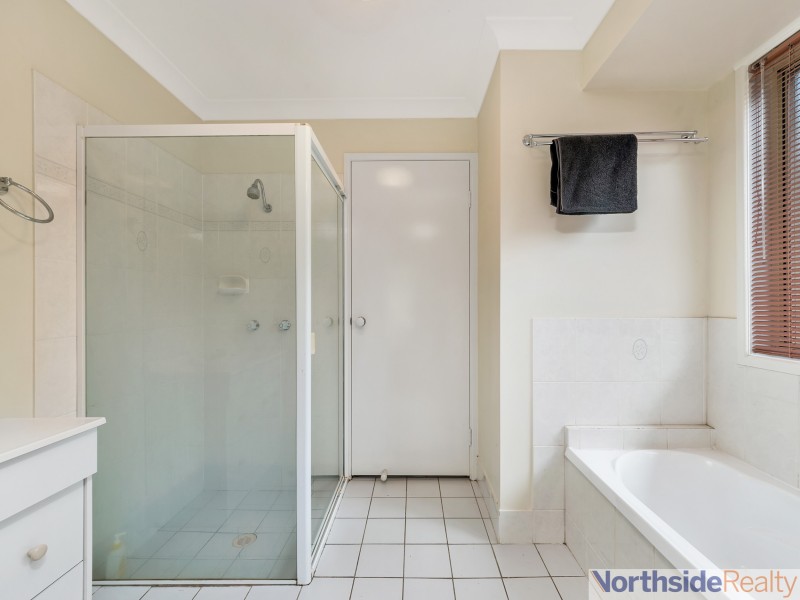 8 Ilona Place, Eatons Hill QLD 4037