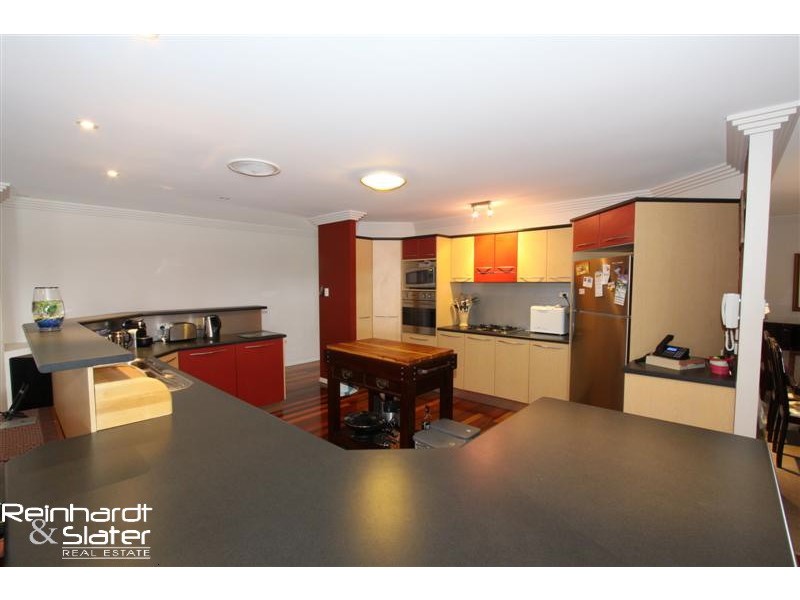 22  Rothschild St, Eatons Hill QLD 4037