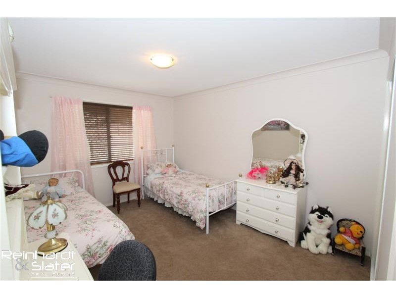 22  Rothschild St, Eatons Hill QLD 4037