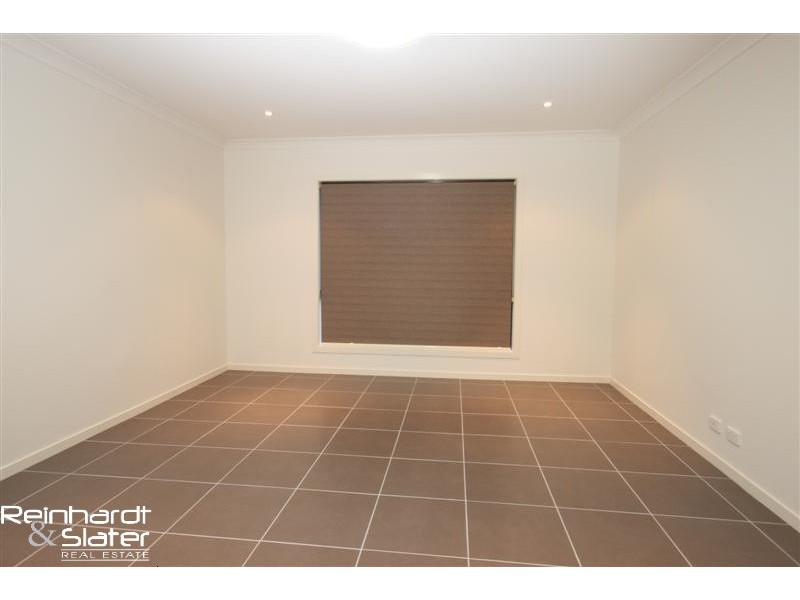 10 Matthew St, Carseldine QLD 4034