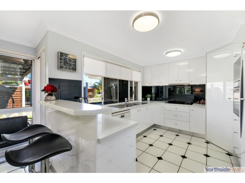 14 Saraband Drive, Eatons Hill QLD 4037