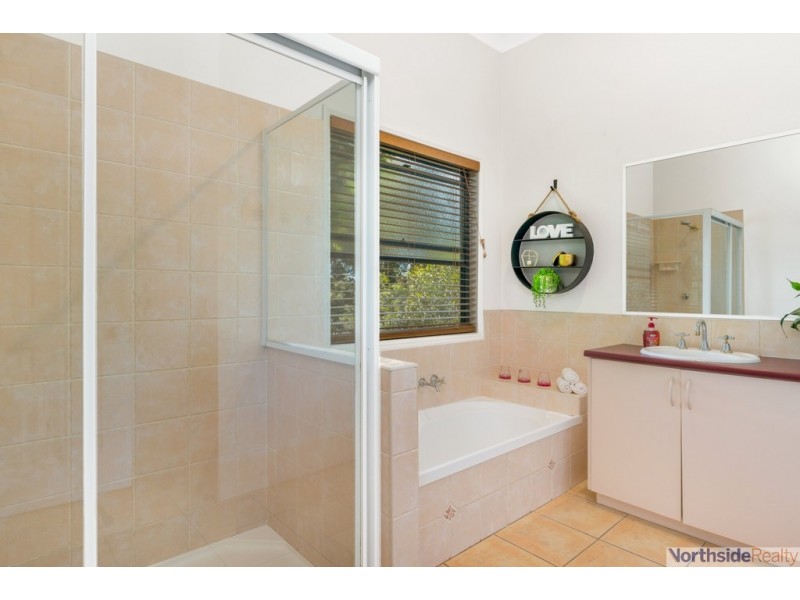 17 Corvus Drive, Cashmere QLD 4500