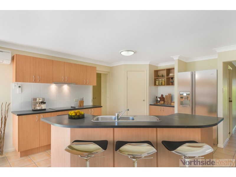 12 Corowa ct, Eatons Hill QLD 4037