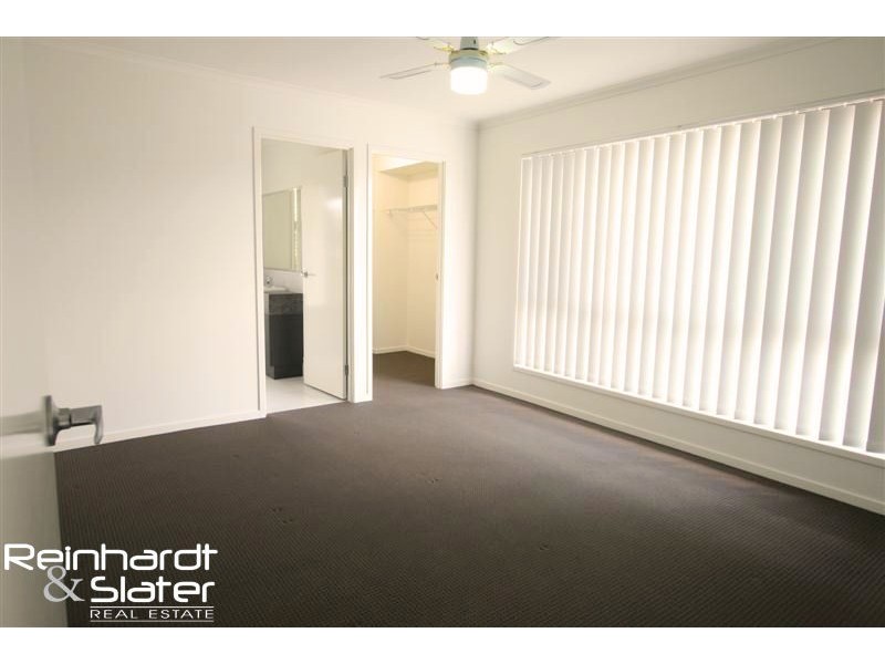 8 Rolleston St, Keperra QLD 4054