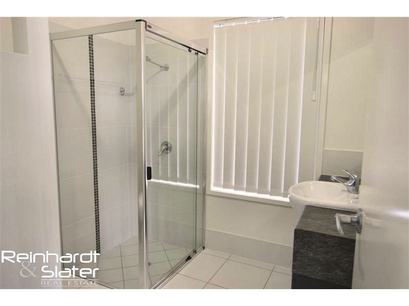 8 Rolleston St, Keperra QLD 4054