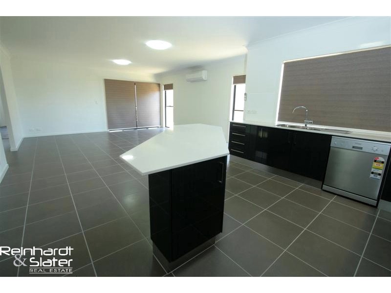 28 MacDonald Place, Carseldine QLD 4034