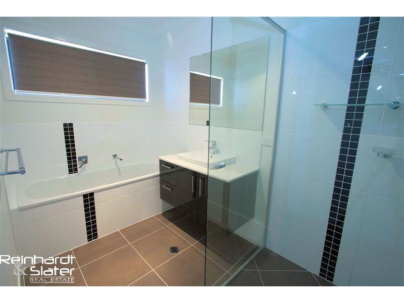 28 MacDonald Place, Carseldine QLD 4034