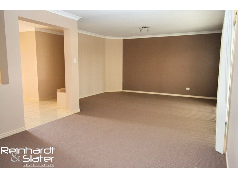28 Fir Place, Warner QLD 4500