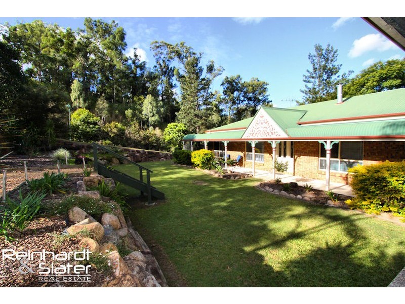 1 Woodrow Court, Ferny Hills QLD 4055