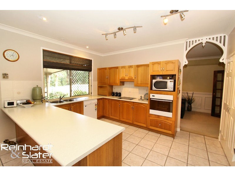 1 Woodrow Court, Ferny Hills QLD 4055