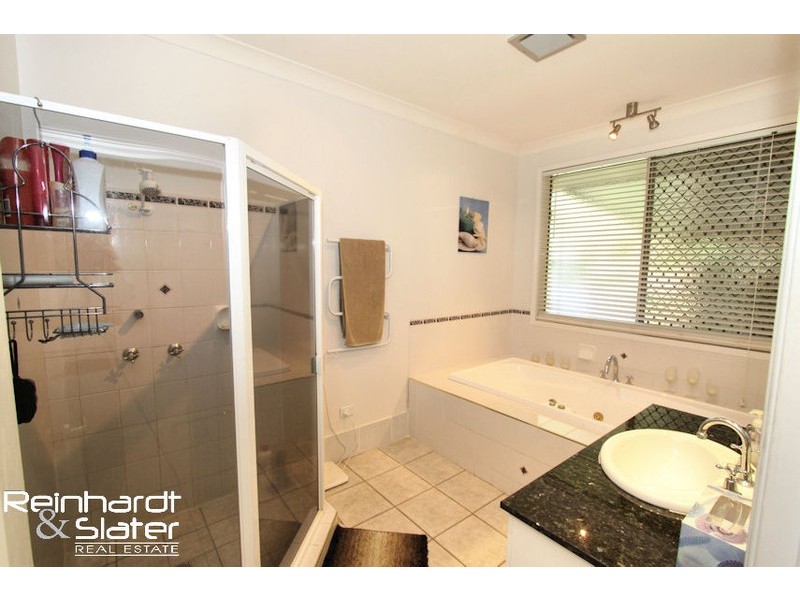 1 Woodrow Court, Ferny Hills QLD 4055