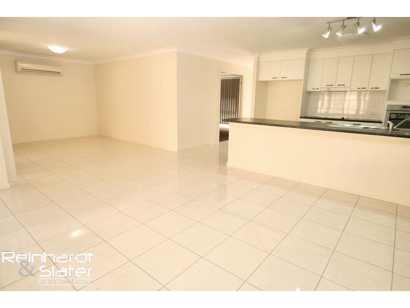 7 Granada Drive, Eatons Hill QLD 4037