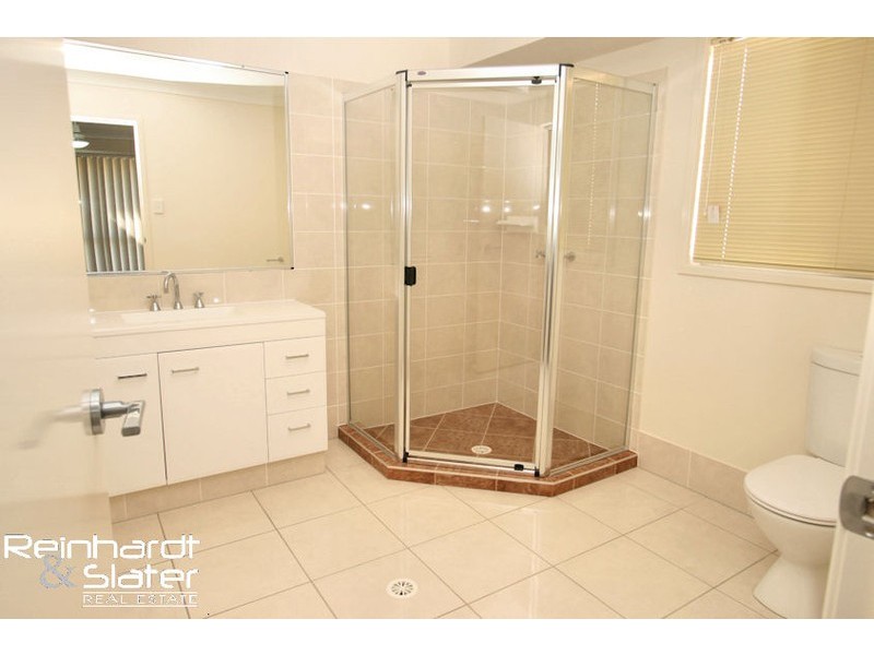 7 Granada Drive, Eatons Hill QLD 4037