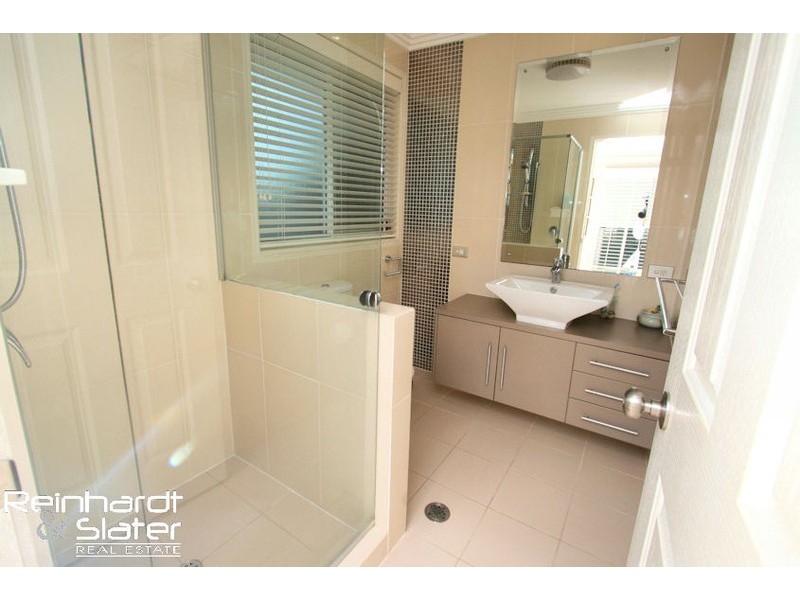 15 Corowa Court, Eatons Hill QLD 4037