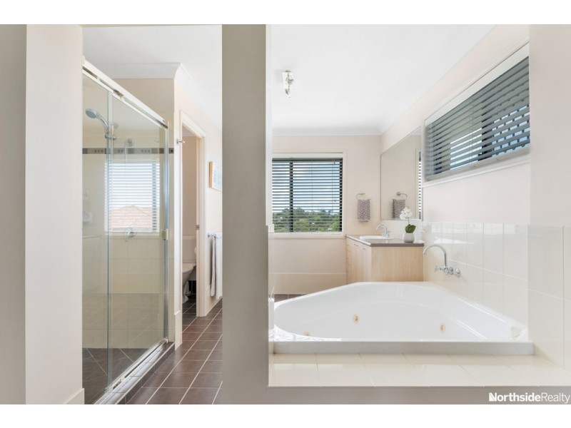 23 Toressian Pl, Cashmere QLD 4500