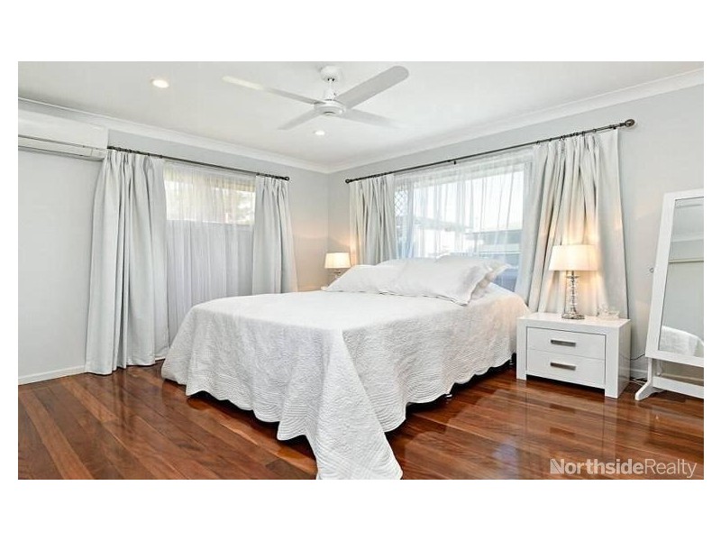 4 Strathford Avenue, Albany Creek QLD 4035