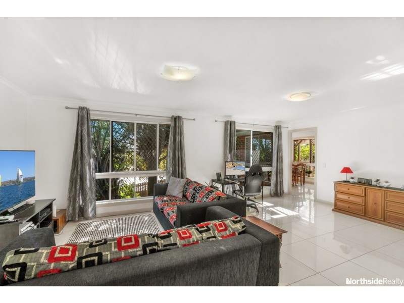 9 Gum Leaf Court, Albany Creek QLD 4035