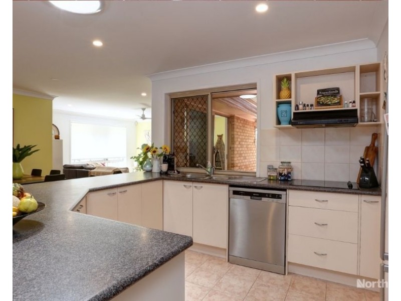 12 Tonnere Ct, Eatons Hill QLD 4037