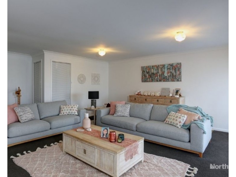 12 Tonnere Ct, Eatons Hill QLD 4037