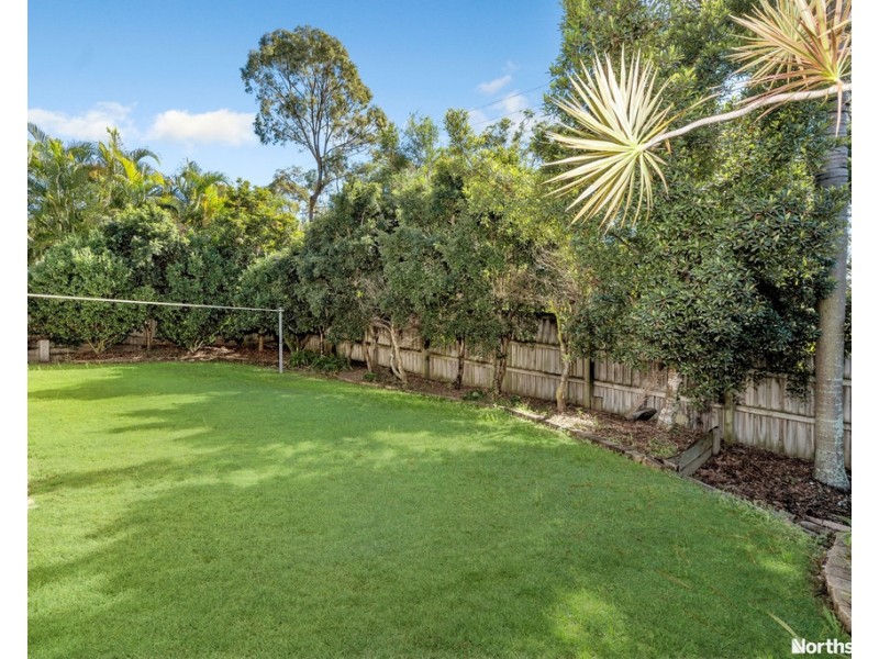 12 Tonnere Ct, Eatons Hill QLD 4037