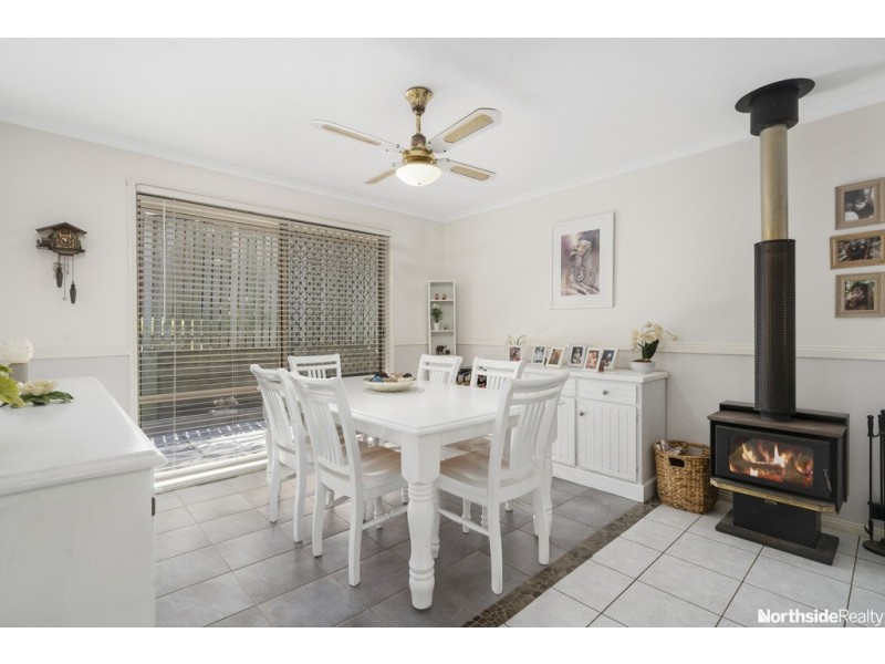 8 Gypsy Ct, Eatons Hill QLD 4037