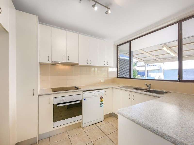8/11 Shottery, Yeronga QLD 4104