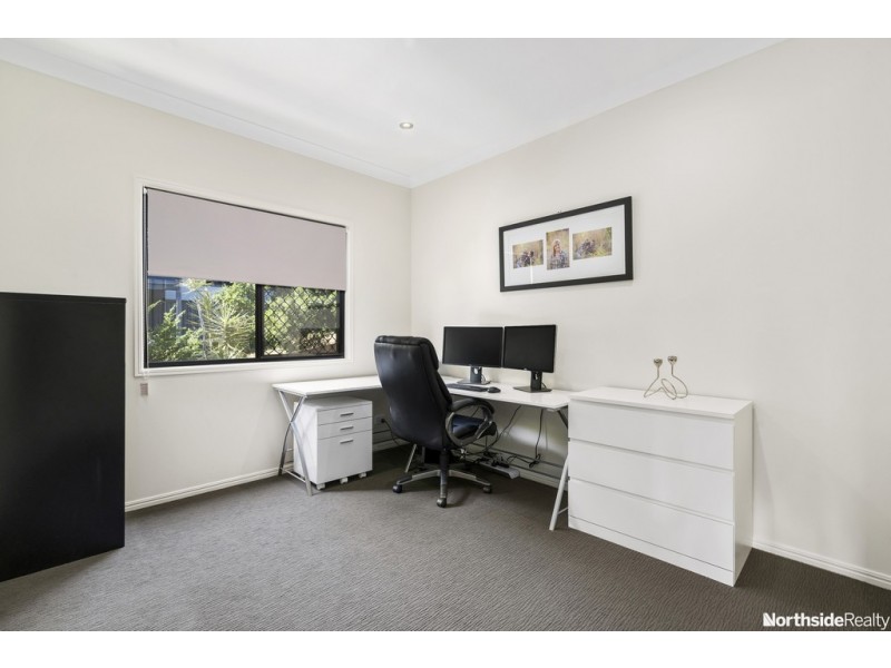 10 Rothschild st, Eatons Hill QLD 4037