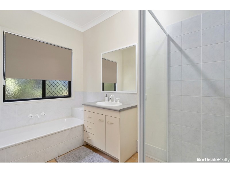 10 Rothschild st, Eatons Hill QLD 4037