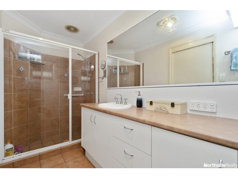 19 Sunblest Ct, Eatons Hill QLD 4037