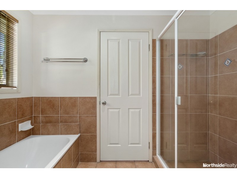 19 Sunblest Ct, Eatons Hill QLD 4037