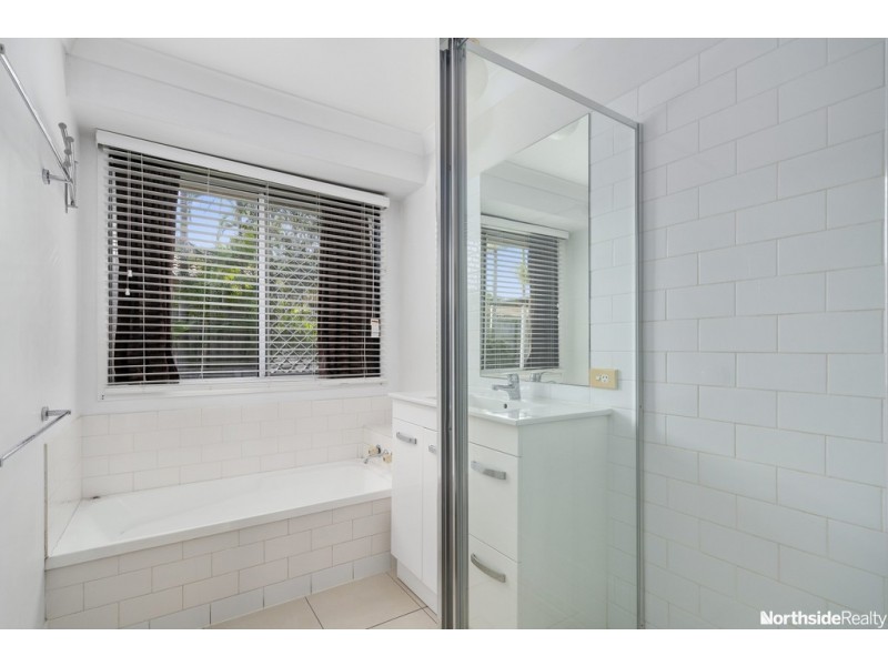 3 River Gum Cl, Fitzgibbon QLD 4018
