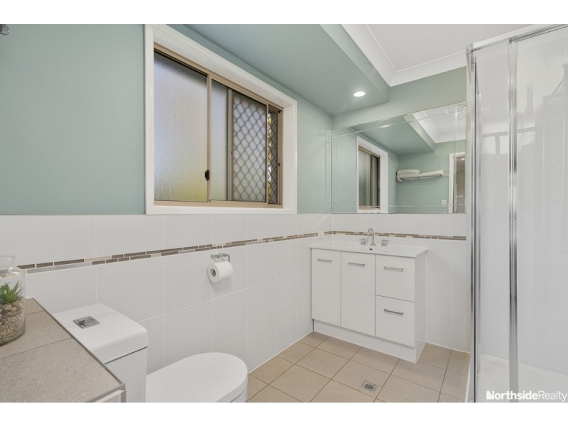 3 Mitchelson Cl, Albany Creek QLD 4035