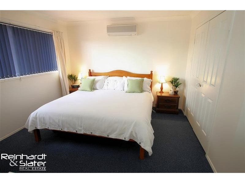 16 Snow Wood Dr, Eatons Hill QLD 4037