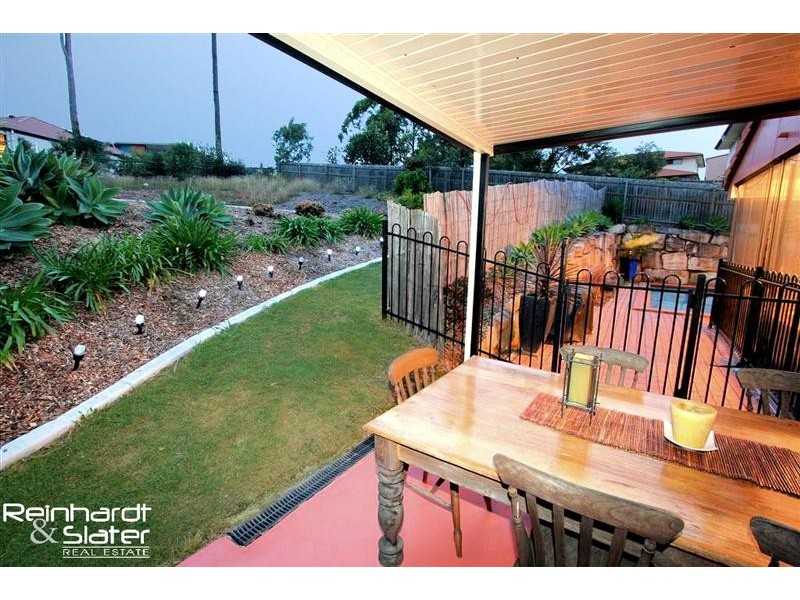 16 Snow Wood Dr, Eatons Hill QLD 4037