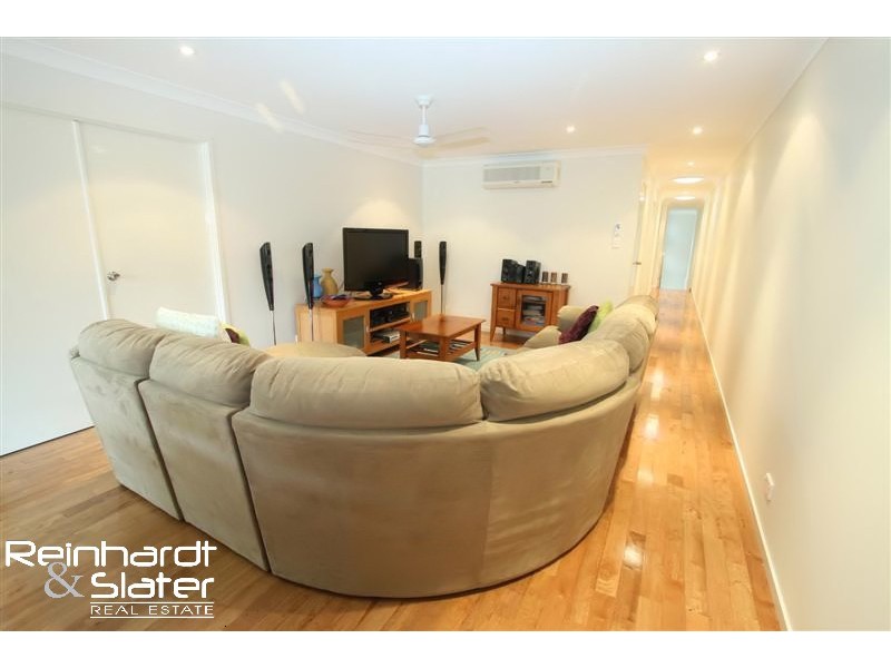 11/8 Lackeen St, Everton Park QLD 4053