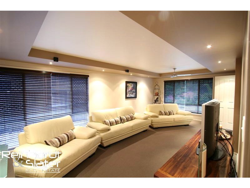 5 Corvus Dr, Cashmere QLD 4500