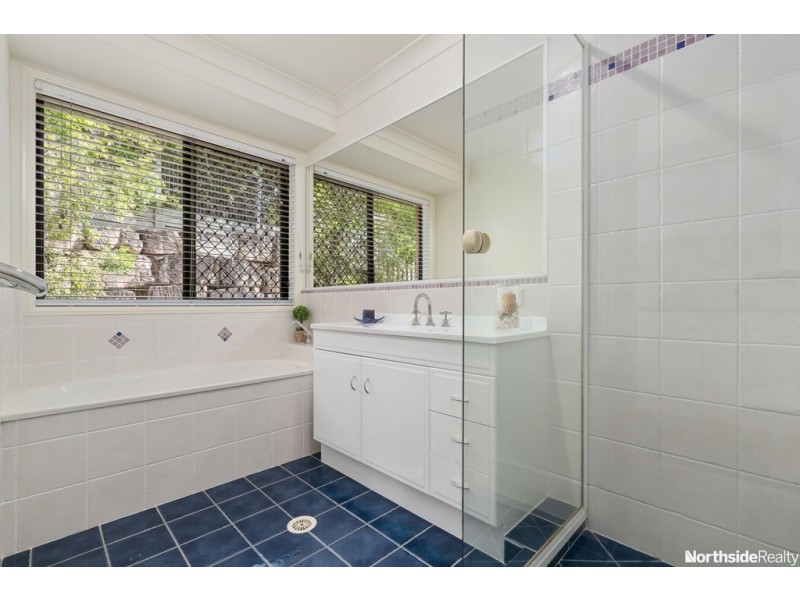 112 Bunya Park Dve, Eatons Hill QLD 4037