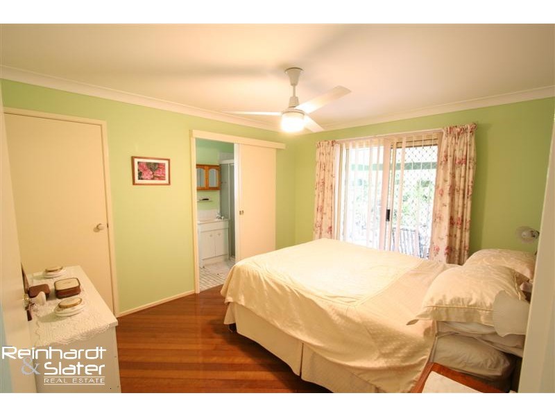 10 Marina Ct, Eatons Hill QLD 4037