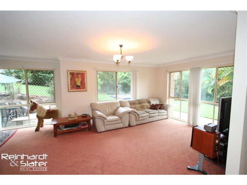 4 Monclair Ct, Albany Creek QLD 4035