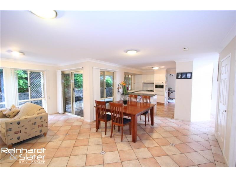 4 Monclair Ct, Albany Creek QLD 4035