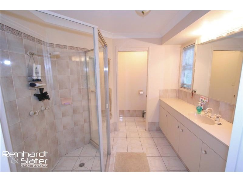 4 Monclair Ct, Albany Creek QLD 4035