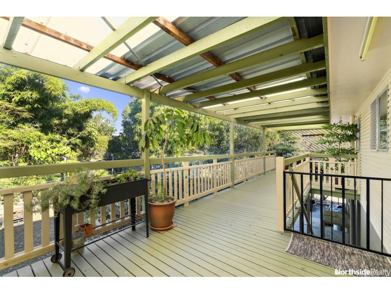 9 Crescent Ct, Albany Creek QLD 4035